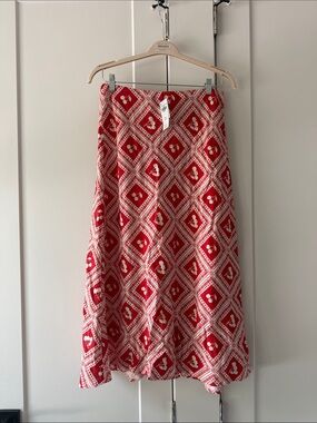 Abercrombie Low Rise Red Geometric Midi Skirt with White Accents